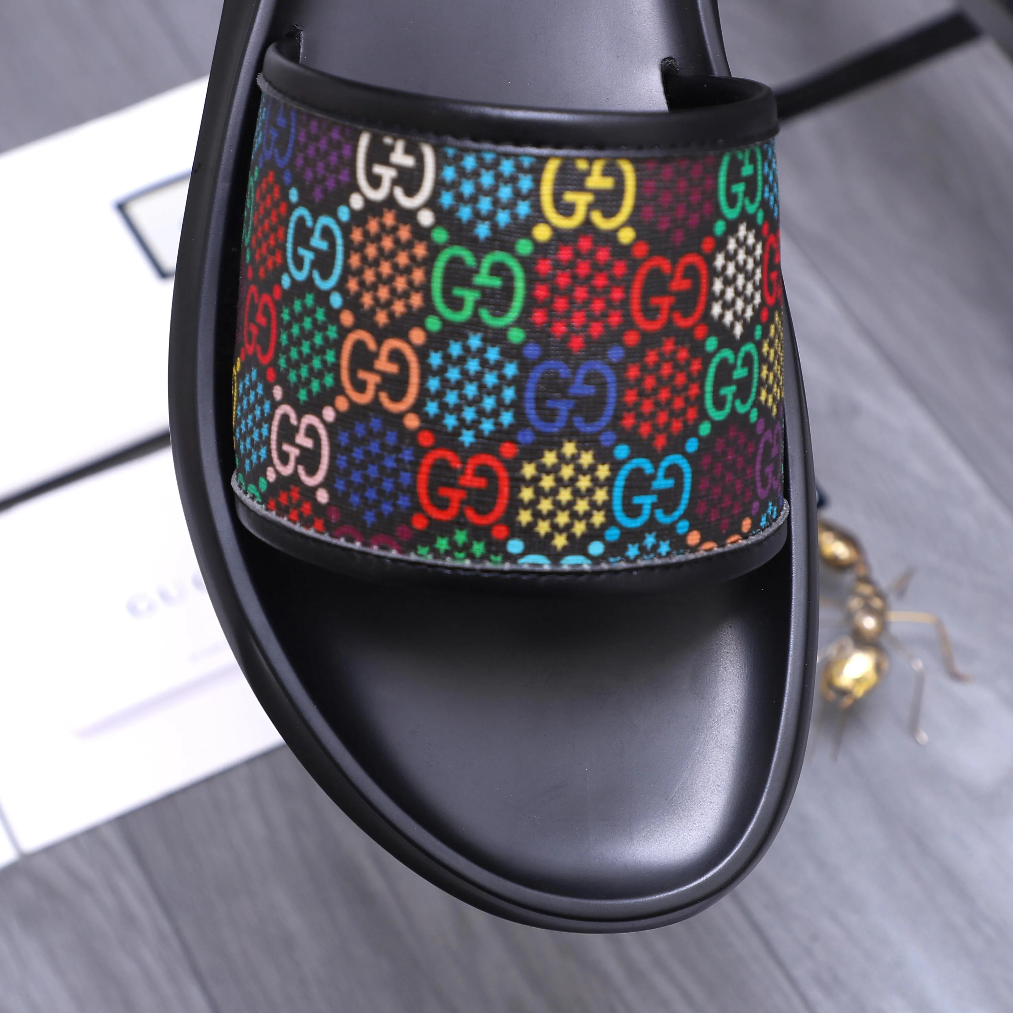 Men's shoes 💰280 Product trademark: GUCCI "Gucci" slippers Regular size: 38-44 (45.46 custom-made, non-returnable) Product materials: Selected cowhide printed upper, instep imitation leather lining, original outsole